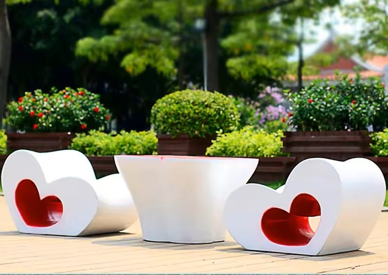 Heart Shaped Chairs/Table DKY052
